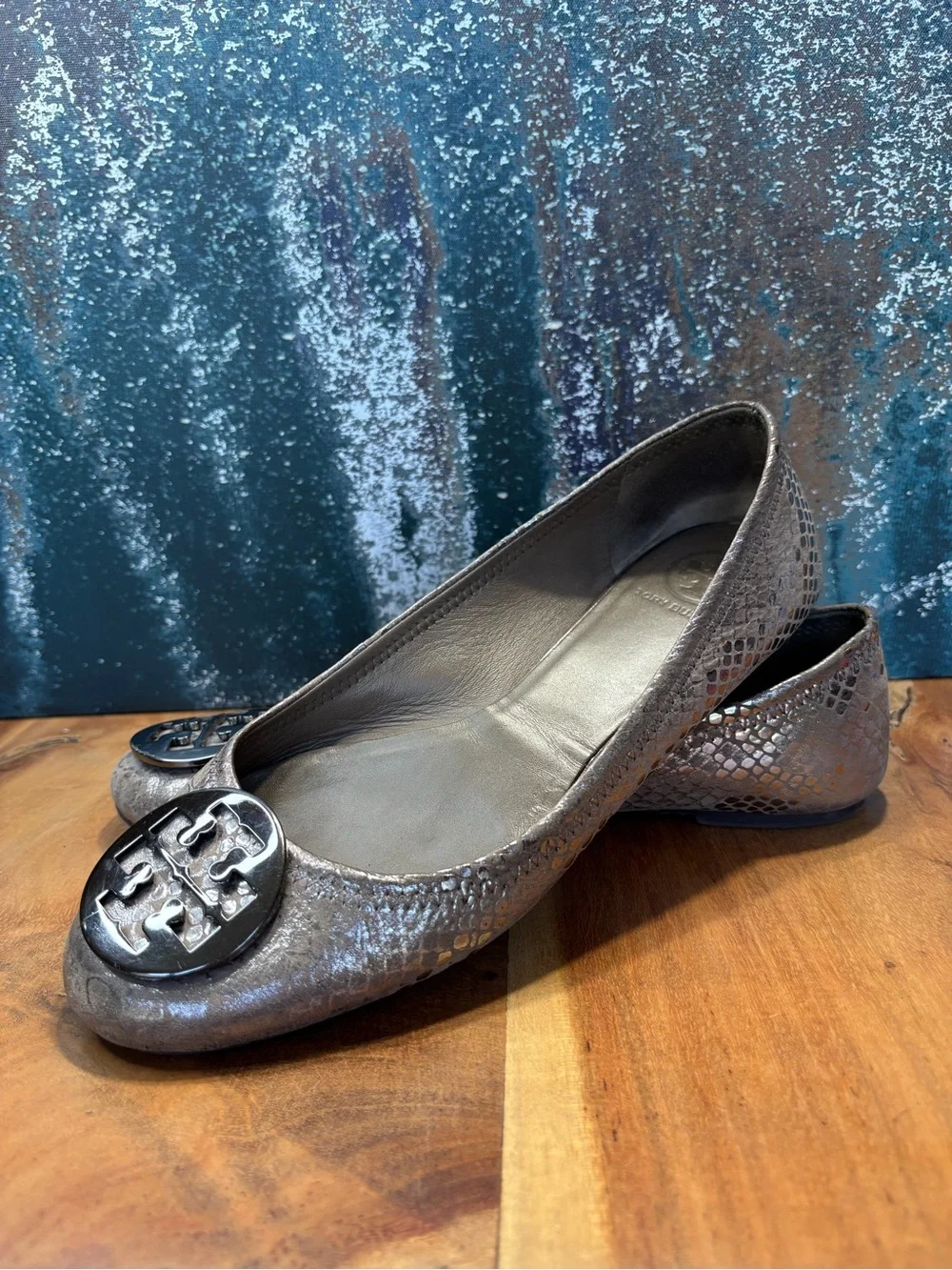 Tory Burch Late 2000’s Classic Metallic Silver Snakeskin Ballet Flats Sz 11 GUC